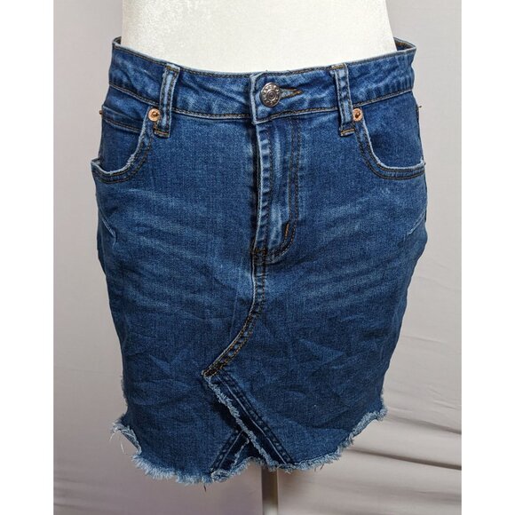 Zaful Blue Denim Mini Skirt With Frayed Edges - Picture 4 of 5